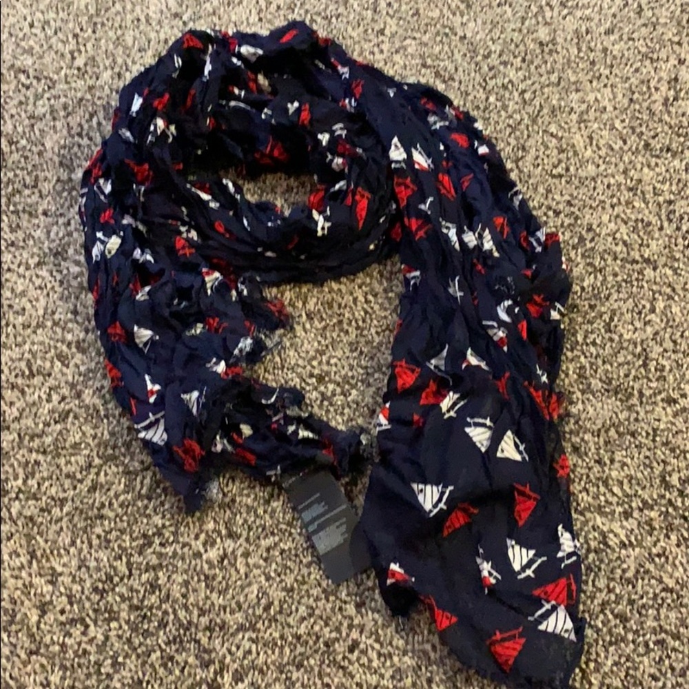 NWOT Tommy Hilfiger scarf